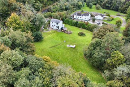 1 acre of Cottage for sale in Amroth