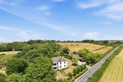 13.6 acres of House with Land for sale in Rettendon