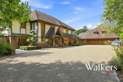 1.2 acres of House with Land for sale in Ingatestone and Fryerning
