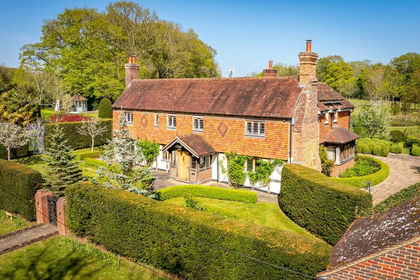 7 acres of House with Land for sale in Dunsfold