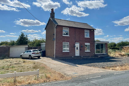 1.6 acres of House with Land for sale in Wisbech