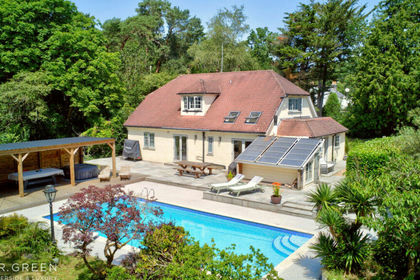 2 acres of House with Land for sale in Hurn