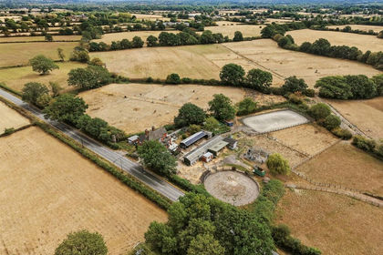5 acres of Equestrian property for sale in Horne