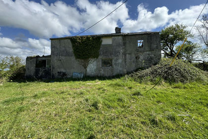 5.3 acres of Land for sale in Llangristiolus