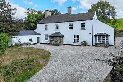 242 acres of Farm for sale in Bridestowe