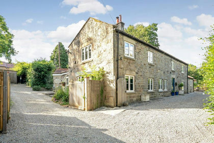 1.5 acres of Country Home for sale in Azerley