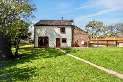 2.6 acres of House with Land for sale in Thorne
