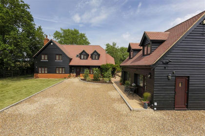 3 acres of House with Land for sale in Sutton Valence