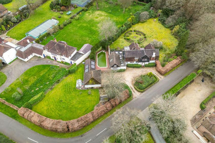 1 acre of Land for sale in Nettleden with Potten End