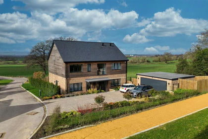 32 acres of Land for sale in Standish