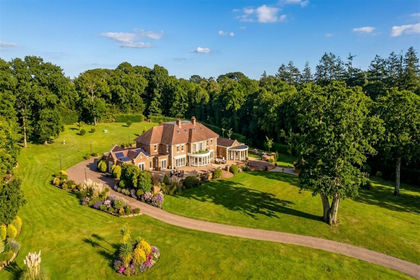 4.7 acres of House with Land for sale in Mid Dorset and North Poole