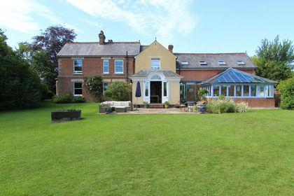 2.3 acres of House with Land for sale in Shedfield