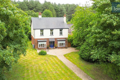 1.8 acres of House with Land for sale in North Somercotes