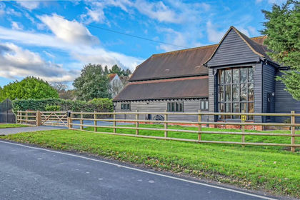 Barn Conversion for sale in Navestock