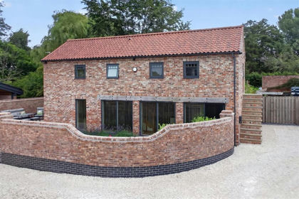 Barn Conversion for sale in Tholthorpe