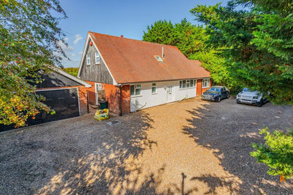 4.8 acres of House with Land for sale in Ash