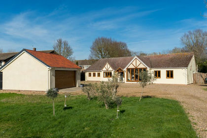 1.2 acres of Land for sale in Layer-de-la-Haye