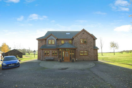 9 acres of House with Land for sale in Papplewick
