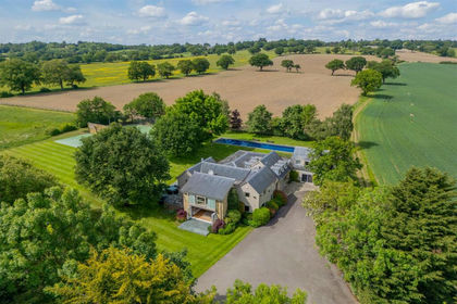 4 acres of House with Land for sale in Hendon