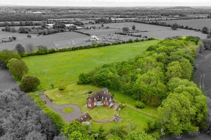 9.3 acres of House with Land for sale in Hanley Castle