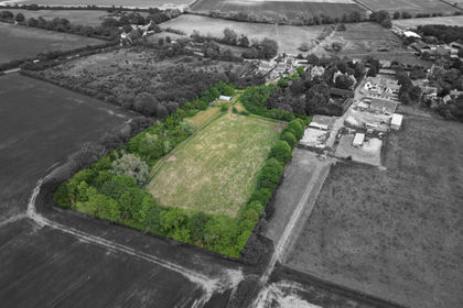 4.5 acres of Cottage for sale in Landbeach