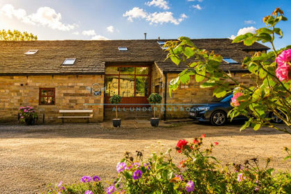 Barn Conversion for sale in Worsthorne-with-Hurstwood
