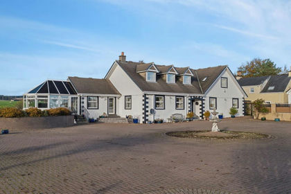 3 acres of Country Home for sale in Stirling and Strathallan