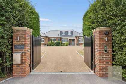 1 acre of House with Land for sale in Wateringbury