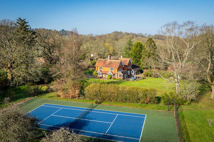 6.9 acres of House with Land for sale in Haslemere