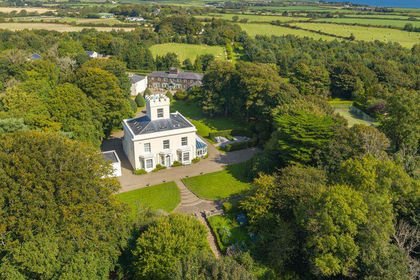 42.3 acres of Country Estate for sale in undefined