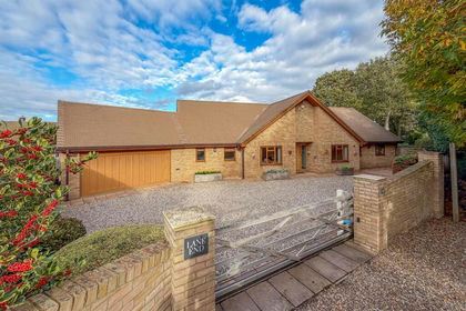 1 acre of House with Land for sale in Stock