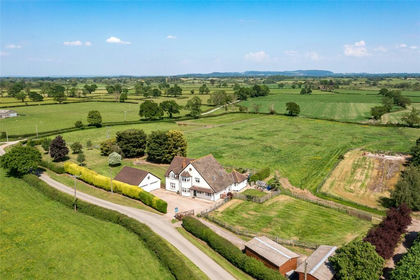 3.3 acres of House with Land for sale in Isycoed