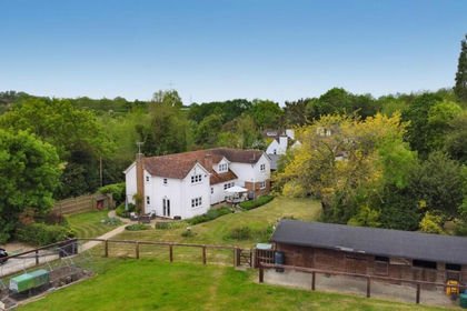 6 acres of Equestrian property for sale in Layer-de-la-Haye