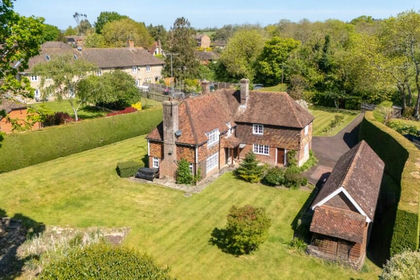 1.1 acres of House with Land for sale in Pluckley