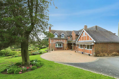 12.1 acres of Equestrian property for sale in Ribbesford