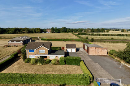 12.6 acres of House with Land for sale in Cottingham