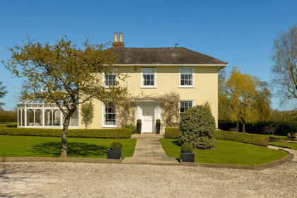 2.2 acres of Farmhouse for sale in Blackmore, Hook End and Wyatts Green