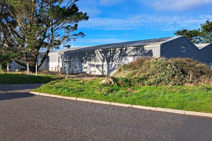 Warehouse for sale in Padstow