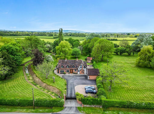 3.4 acres of House with Land for sale in Worcester