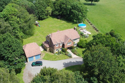 1.4 acres of House with Land for sale in Woodchurch