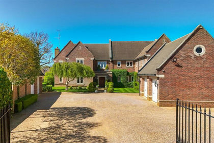 6 acres of House with Land for sale in Walgrave