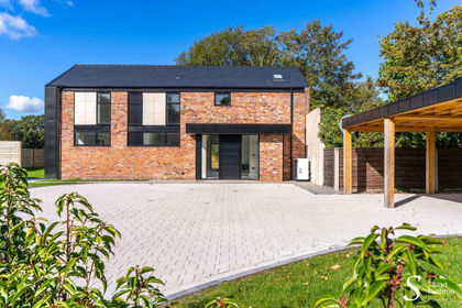 Barn Conversion for sale in Ollerton