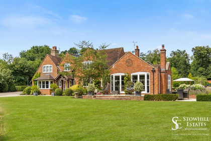 2 acres of House with Land for sale in Rotherfield Peppard