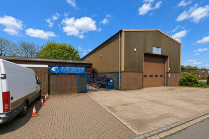 Warehouse for sale in Carterton