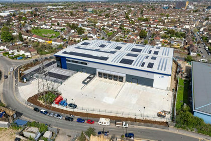 1.5 acres of Warehouse for sale in Croydon West