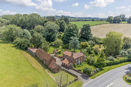 3 acres of House with Land for sale in Fulbeck