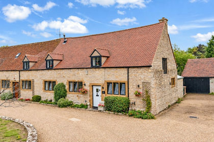 Barn Conversion for sale in Cleeve Prior