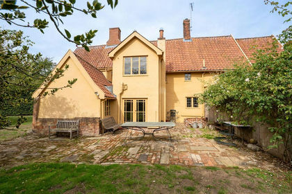 1 acre of Farmhouse for sale in Yoxford