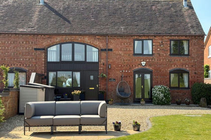 Barn Conversion for sale in Dodderhill