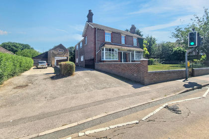 2 acres of House with Land for sale in Chalton